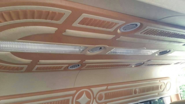 ขายดาวน์รถตู้ TOYOTA COMMUTER  ปี 2010  เบาะ VIP 3 แถว