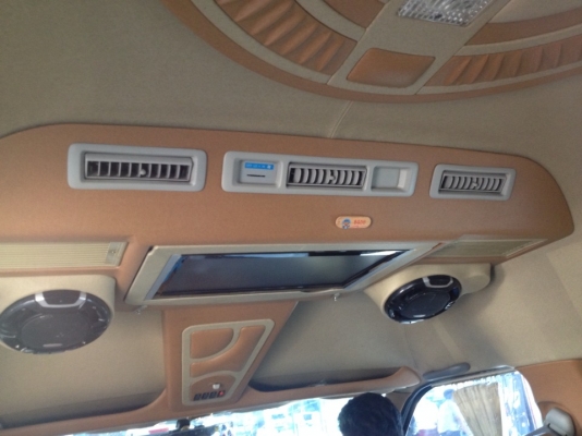 ขายดาวน์รถตู้ TOYOTA COMMUTER ปี 2010 เบาะ VIP 3 แถว ขายดาวน์รถตู้ TOYOTA COMMUTER ปี 2010 เบาะ VIP 3 แถว