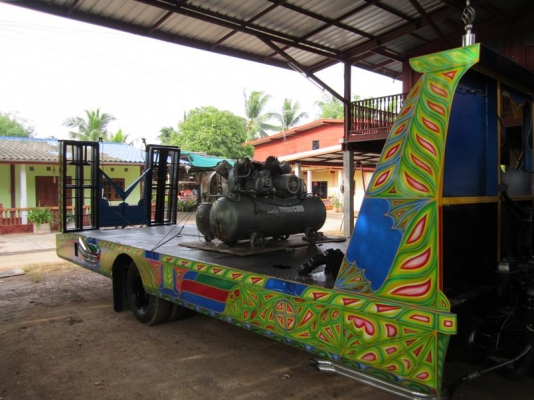 ขาย   เทลเลอร์บรรทุกรถเกี่ยวข้าวหรือแมคโคร เครื่อง 200แรงเทอร์โบ