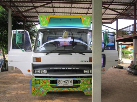 ขาย   เทลเลอร์บรรทุกรถเกี่ยวข้าวหรือแมคโคร เครื่อง 200แรงเทอร์โบ