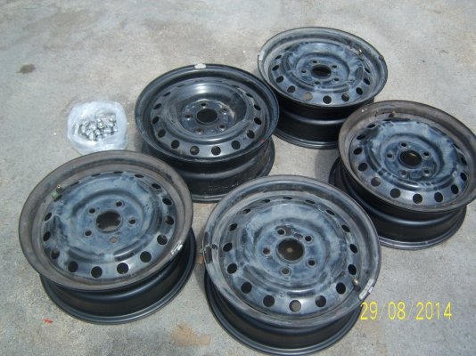 กะทะ 5 รู ขอบ15พร้อมฝาน๊อต