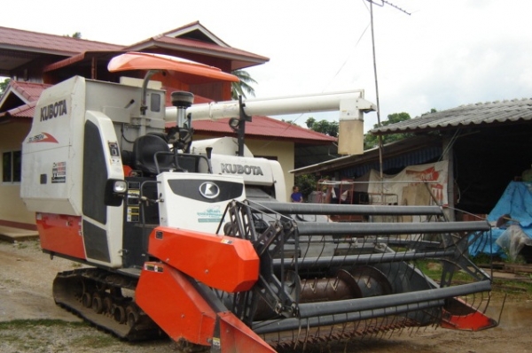 ขายรถเกี่ยวข้าว KUBOTA DC 95 GM