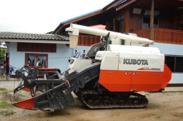 ขายรถเกี่ยวข้าว KUBOTA DC 95 GM