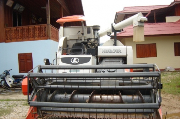 ขายรถเกี่ยวข้าว KUBOTA DC 95 GM