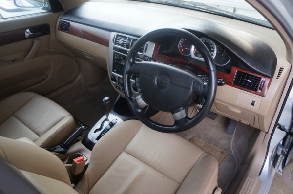 CHEV OPTRA 1.8 ปี 2007 ตัว TOP AUTO รถสวย เบาะหนัง แอร์เย็นๆ ล้อ MAX ARIBAG คู่หน้า เบรคระบบ ABS เครื่องเดิมๆวิ่งดี ช่วงล่างแน่น ไม่เคยติดแก็ส ภายในสภาพสวย สีสวย รถพร้อมใช้งาน จัดไฟแนนได้