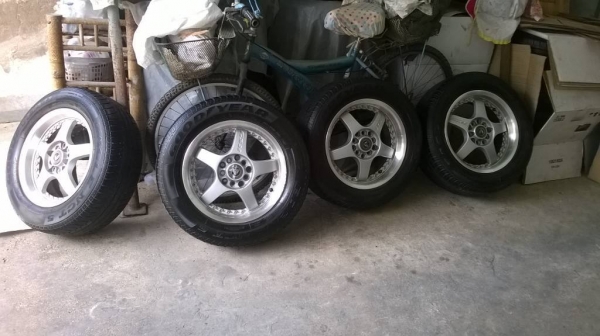 แม็กเลนโซ่ขอบ 15 แถมยาง ราคา 5900 บาท แม็กเลนโซ่ขอบ 15 แถมยาง ราคา 5900 บาท