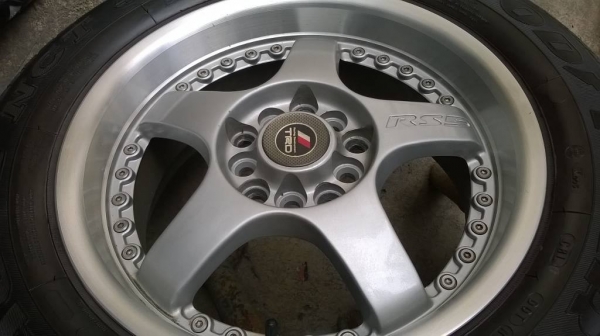 แม็กเลนโซ่ขอบ 15 แถมยาง ราคา 5900 บาท แม็กเลนโซ่ขอบ 15 แถมยาง ราคา 5900 บาท