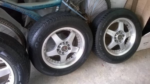 แม็กเลนโซ่ขอบ 15 แถมยาง ราคา 5900 บาท แม็กเลนโซ่ขอบ 15 แถมยาง ราคา 5900 บาท