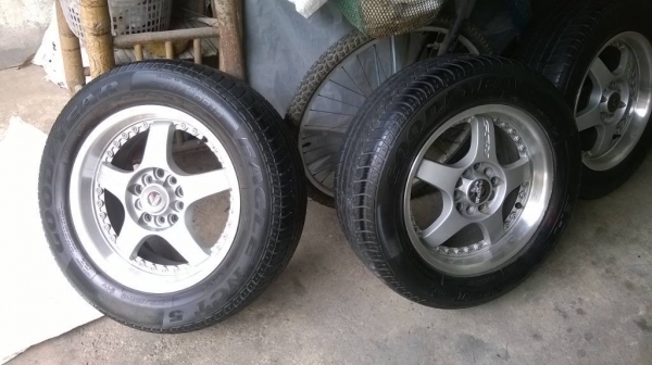 แม็กเลนโซ่ขอบ 15 แถมยาง ราคา 5900 บาท แม็กเลนโซ่ขอบ 15 แถมยาง ราคา 5900 บาท