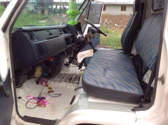 ขายรถ ไดน่า350 เครื่องดี แชสซีสวยมาก หัวไม่มีผุ พวงมาลัยพาเวอร์ ขายรถ ไดน่า350 เครื่องดี แชสซีสวยมาก หัวไม่มีผุ พวงมาลัยพาเวอร์