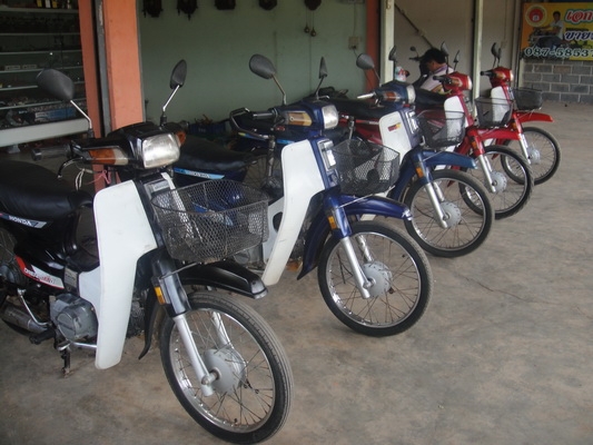 ขายฮอนด้าดรีม คุรุสภา มีให้เลือกหลายสี หลายคัน ทะเบียนพร้อมชุดโอน