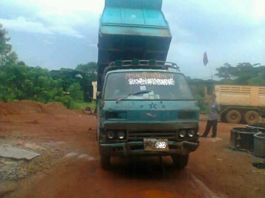 **250,000 บ.ต่อรอง**ขาย6ล้อดั้ม5คิว 110 ISUZU KS 4BD1-110ฝาขาว เครื่องแน่นๆ แรง แห้งดี ไม่มีเยิ้ม เกียร์ดีไม่หลุด ช่วงล่างเดิม คัสซีดี กระบะดั้มเหล็ก5ตันยิงหน้าสภาพดี พื้นดีข้างดีไม่ผุ หัวเก๋งโอเค มีผุบางจุด ภายในพอได้ คอนโซลดี พ.ธรรมดา เกียร์ยาว ยางดี4เส