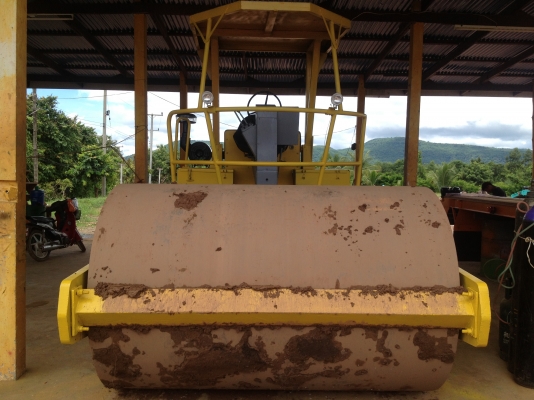 ขายรถบดสั่นสะเทือน ( เพลาเดียว  )