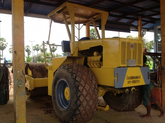 ขายรถบดสั่นสะเทือน ( เพลาเดียว  )