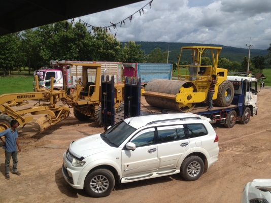 ขายรถบดสั่นสะเทือน ( เพลาเดียว  )