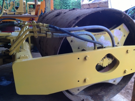 ขายรถบดสั่นสะเทือน ( เพลาเดียว  )