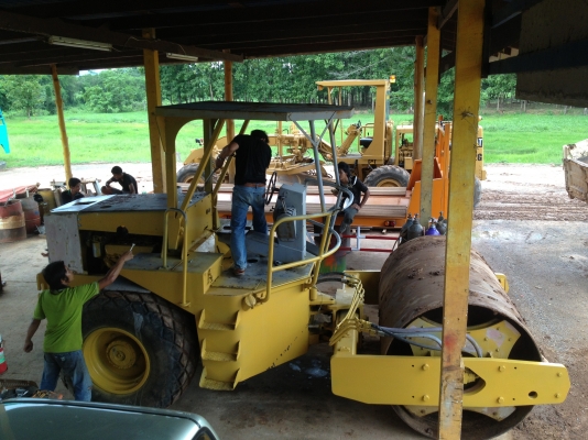 ขายรถบดสั่นสะเทือน ( เพลาเดียว  )