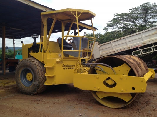 ขายรถบดสั่นสะเทือน ( เพลาเดียว  )