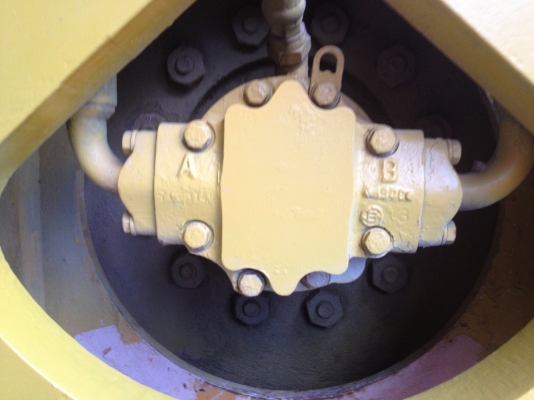 ขายรถบดสั่นสะเทือน ( เพลาเดียว  )