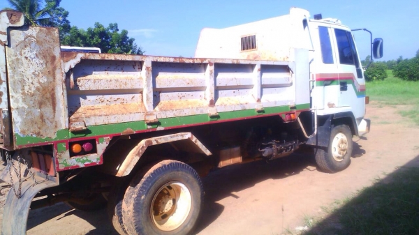 ขายด่วน หกล้อดั้ม  Isuzu rocky 195