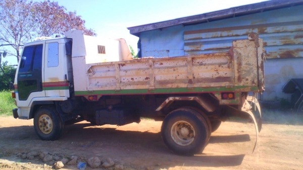ขายด่วน หกล้อดั้ม  Isuzu rocky 195