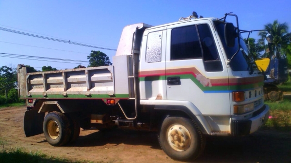 ขายด่วน หกล้อดั้ม  Isuzu rocky 195