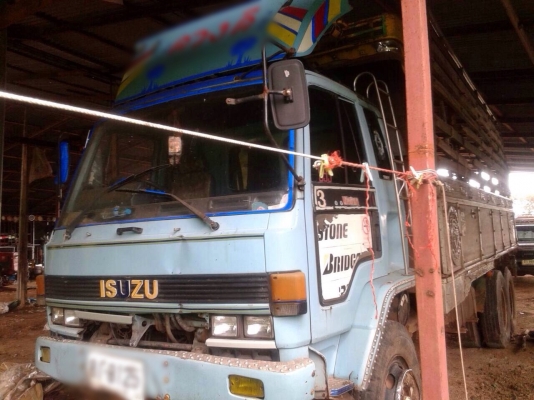 ขายรถบรรทุกสิบล้อ ISUZU นางฟ้า เครื่อง 6HE1-195 แรง รถล่อง 1 เพลา รถห้าง พวงมาลัยพาวเวอร์ เบรคจิฟฟี่ ทะเบียนพร้อม