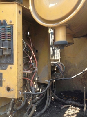 ขาย CAT 320V2 สภาพสวยพร้อมใช้ ราคาต่อรองได้ ติดต่อได้ที่คุณ อ๊อฟ พิจิต737-ร 086-9991