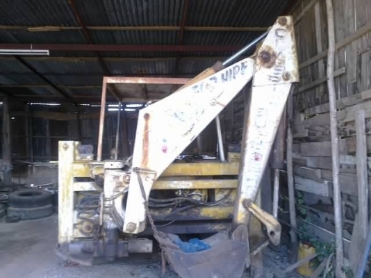 ขายรถตักหน้าขุดหลัง JCB  สภาพสวยพร้อมใช้ ติดต่อได้ที่คุณ อ๊อฟ พิจิตร 086-737-9991