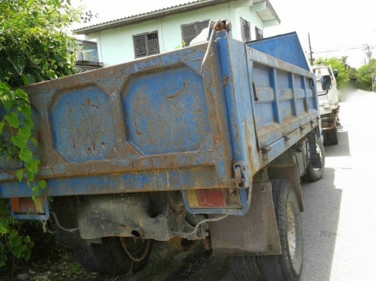 รถอีซูซู 6 ล้อดั้ม NKR 135 แรงม้า ปี 54. สนใจติดต่อ 081 - 6079515 รถอีซูซู 6 ล้อดั้ม NKR 135 แรงม้า ปี 54. สนใจติดต่อ 081 - 6079515