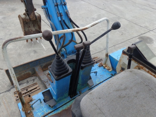 ขายรถขุด HANIX H27 เก่าญี่ปุ่น พร้อมอินวอยด์