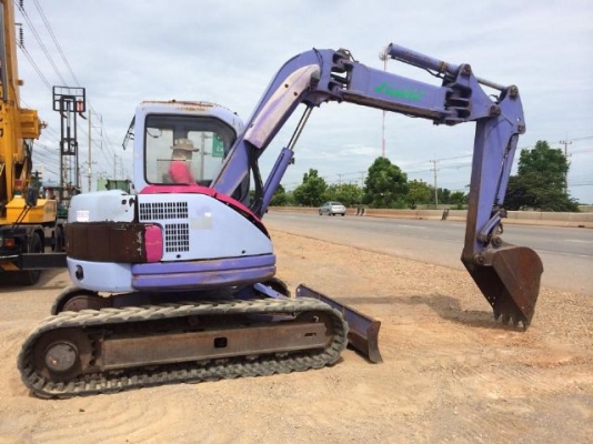 ขายรถแบคโฮ KOMATSU PC75UU-2 คอลโทรลสั้น ปั้มนิ้ว สภาพสวยพร้อมใช้ นำเข้าจากญี่ปุ่น มีVDOการทำงานครับ