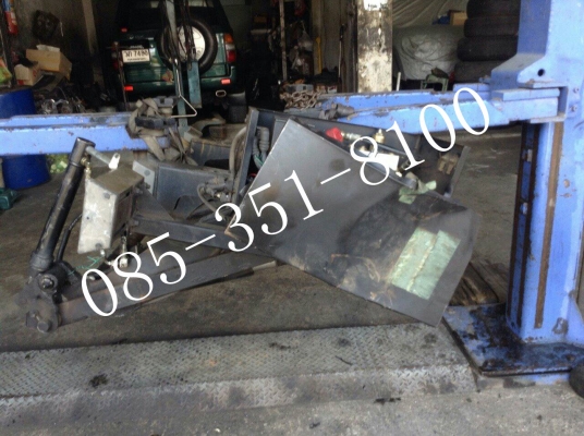 ลิฟยกของท้ายรถไฮดรอลิค