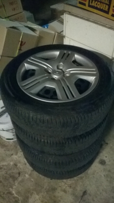 ขายล้อพร้อมยางขอบ15 ปี 11 เดิมๆครับพึ่งถอดออกhonda jassจากรถครับยางดีมากรถวิ่งแค่26000โลเองขาย 900ครับ 0871691151