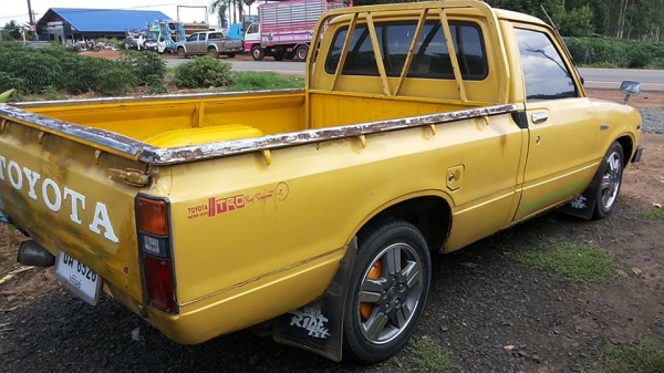 **75,000 บ.ต่อรอง**ขายตอนเดียวเก๋าๆ ม้ากระโดด4ขอ TOYOTA RN30 เครื่องเดิม เบนซิน12R แรงดี ประหยัด แน่นๆ เกียร์ดีไม่หลุด ช่วงล่างเดิมๆ คัสซีเดิมๆ มีผุมีเก็บมา เก็บหน่อย แจ่มเลย กระบะดีพื้นยังสวย ภายในเก๋งสวยคอนโซลเต็ม พ.ธรรมดา ล้อแม็กสวย ยางดี4เส้น สีสันสวย