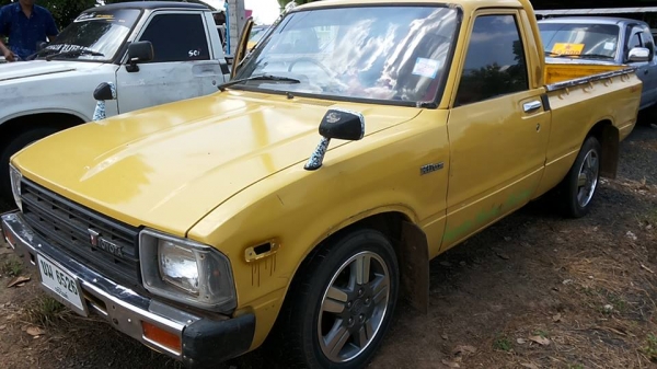 **75,000 บ.ต่อรอง**ขายตอนเดียวเก๋าๆ ม้ากระโดด4ขอ TOYOTA RN30 เครื่องเดิม เบนซิน12R แรงดี ประหยัด แน่นๆ เกียร์ดีไม่หลุด ช่วงล่างเดิมๆ คัสซีเดิมๆ มีผุมีเก็บมา เก็บหน่อย แจ่มเลย กระบะดีพื้นยังสวย ภายในเก๋งสวยคอนโซลเต็ม พ.ธรรมดา ล้อแม็กสวย ยางดี4เส้น สีสันสวย