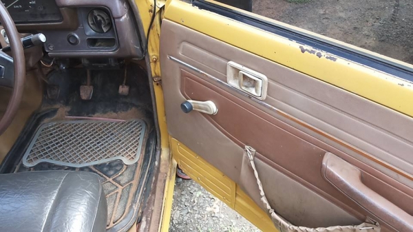 **75,000 บ.ต่อรอง**ขายตอนเดียวเก๋าๆ ม้ากระโดด4ขอ TOYOTA RN30 เครื่องเดิม เบนซิน12R แรงดี ประหยัด แน่นๆ เกียร์ดีไม่หลุด ช่วงล่างเดิมๆ คัสซีเดิมๆ มีผุมีเก็บมา เก็บหน่อย แจ่มเลย กระบะดีพื้นยังสวย ภายในเก๋งสวยคอนโซลเต็ม พ.ธรรมดา ล้อแม็กสวย ยางดี4เส้น สีสันสวย