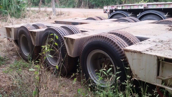 รถกึ่งพ่วง หารโลเบตร3เพลา กว้าง3.2เมตร สูง92เซนติเมตร เพลายาวไม่มีรอยต่อ ขึ้นpc400ได้สบาย พร้อมทะเบียน ไม่รวมยางและกระทะ ราคา700000บ.ติดต่อ ปิ่น โทร 081-9176906 รถกึ่งพ่วง หารโลเบตร3เพลา กว้าง3.2เมตร สูง92เซนติเมตร เพลายาวไม่มีรอยต่อ ขึ้นpc400ได้สบาย พร้อมทะเบียน ไม่รวมยางและกระทะ ราคา700000บ.ติดต่อ ปิ่น โทร 081-9176906