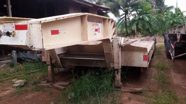 รถกึ่งพ่วง หารโลเบตร3เพลา กว้าง3.2เมตร สูง92เซนติเมตร เพลายาวไม่มีรอยต่อ ขึ้นpc400ได้สบาย พร้อมทะเบียน ไม่รวมยางและกระทะ ราคา700000บ.ติดต่อ ปิ่น โทร 081-9176906 รถกึ่งพ่วง หารโลเบตร3เพลา กว้าง3.2เมตร สูง92เซนติเมตร เพลายาวไม่มีรอยต่อ ขึ้นpc400ได้สบาย พร้อมทะเบียน ไม่รวมยางและกระทะ ราคา700000บ.ติดต่อ ปิ่น โทร 081-9176906