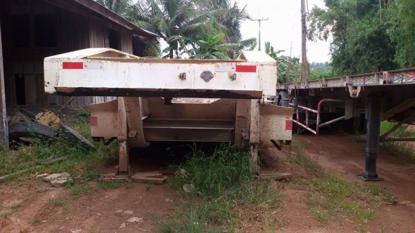 รถกึ่งพ่วง หารโลเบตร3เพลา กว้าง3.2เมตร สูง92เซนติเมตร เพลายาวไม่มีรอยต่อ ขึ้นpc400ได้สบาย พร้อมทะเบียน ไม่รวมยางและกระทะ ราคา700000บ.ติดต่อ ปิ่น โทร 081-9176906 รถกึ่งพ่วง หารโลเบตร3เพลา กว้าง3.2เมตร สูง92เซนติเมตร เพลายาวไม่มีรอยต่อ ขึ้นpc400ได้สบาย พร้อมทะเบียน ไม่รวมยางและกระทะ ราคา700000บ.ติดต่อ ปิ่น โทร 081-9176906