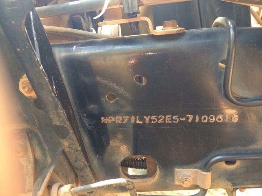 ขายดาวน์รถ6ล้อดั้ม ISUZU NPR71LY52E5 เครื่อง 135 แรงม้า สนใจโทร 081-9701072