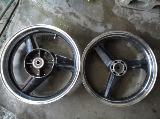 ขายล้อ CB400 หลายวง เชิญชมครับ