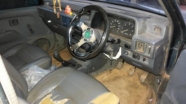 **79,000 บ.ต่อรอง**ขายกระบะแค็ป MITSU L200 AEROBODY 2.5ปี37/94 เครื่องเดิมเกียร์เดิม เครื่องดี แรงดี แน่น เกียร์ไม่หลุด ช่วงล่างคัสซีสวยเดิมไม่ปะไม่ดาม หนึบ ไม่มีส่าย กระบะดีมีพื้นปูกระบะ โรลบาร์ หน้า-หลังเดิมไม่เคยชนหนัก ภายในคอนโซลครบ พ.พาวเวอร์ แอร์มีร