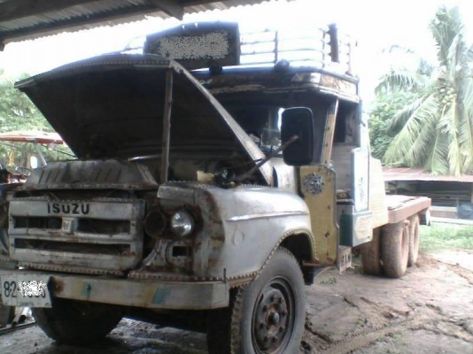 ***ขายแล้วครับขอบคุณ Truck2hand<<ถูกๆจัดให้ ร่วมสู้ด้วยกัน พี่น้องครับ !!>>ขาย10ล้อหัวยาวเพลาเดียวท้ายลาดขึ้นแบคโฮ200 ISUZU TX 6BD1-165 แรง เครื่องดีแน่นดี แรง ดี เกียร์ดีไม่หลุด ช่วงล่างเพลาเดียว200 คัสซีพอใช้ มีเก็บมาแล้วบ้าง ต้องเก็บใหม่ หา