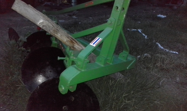 ลดอีกครับเหลือ 25000บาท ขายผาน3 PT ใส่ฟอดร์ จอนเดียรรุ่น 70 แรงสภาพสวยพร้อมใช้ ใบเต็ม26นิ้ว ลูกปืนแน่นทุกลูก สีทำใหม่เอาเป็นว่าใช้ได้เลย