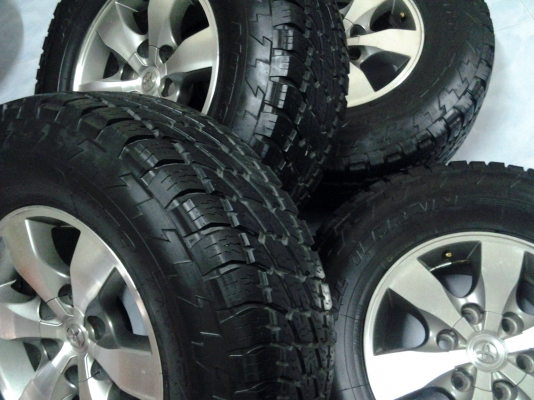 ขายแม็กซ์พร้อมยางTOYOTA FORTUNER ขอบ16"ยาง NITTO ปี12 สภาพสวยไม่มีกินข้าง ขายแม็กซ์พร้อมยางTOYOTA FORTUNER ขอบ16"ยาง NITTO ปี12 สภาพสวยไม่มีกินข้าง