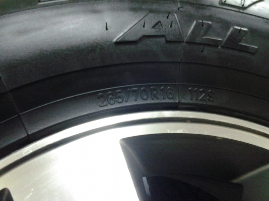 ขายแม็กซ์พร้อมยางTOYOTA FORTUNER ขอบ16"ยาง NITTO ปี12 สภาพสวยไม่มีกินข้าง ขายแม็กซ์พร้อมยางTOYOTA FORTUNER ขอบ16"ยาง NITTO ปี12 สภาพสวยไม่มีกินข้าง