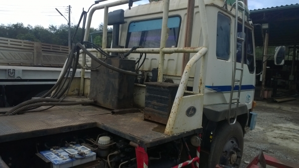 หัวลาก220แรง ปี*43FN527M-TG1270 เครื่ิองเดิมๆ6D16-TG1270 รถสภาพดี เดิมๆ รถออกห้างแท้..พร้อมใช้