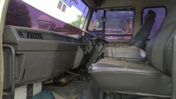 หัวลาก220แรง ปี*43FN527M-TG1270 เครื่ิองเดิมๆ6D16-TG1270 รถสภาพดี เดิมๆ รถออกห้างแท้..พร้อมใช้