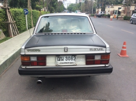 ขายรถวอลโว่ 244 หน้ายก ปี 87 เครื่อง2.4 เกียร์ออโต้ ติดแก๊ส LPG เพาเวอร์ กระจกไฟฟ้าทั้งคัน เบาะเดิมๆสวย แอร์เย็น  ตัวถังเดิมๆ สีซีด รถขับดี พร้อมใช้ ขายถูกครับ